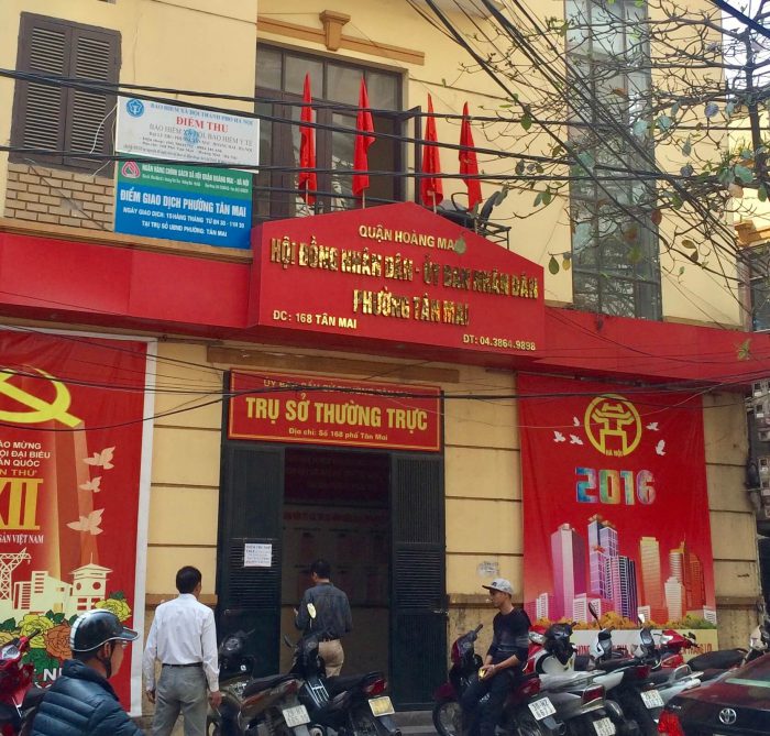 Biển alu chữ nổi inox gương vàng ubnd phường Tân Mai