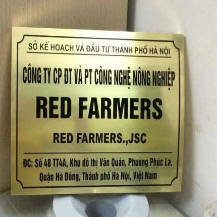 Biển công ty bằng đồng Red Farmers