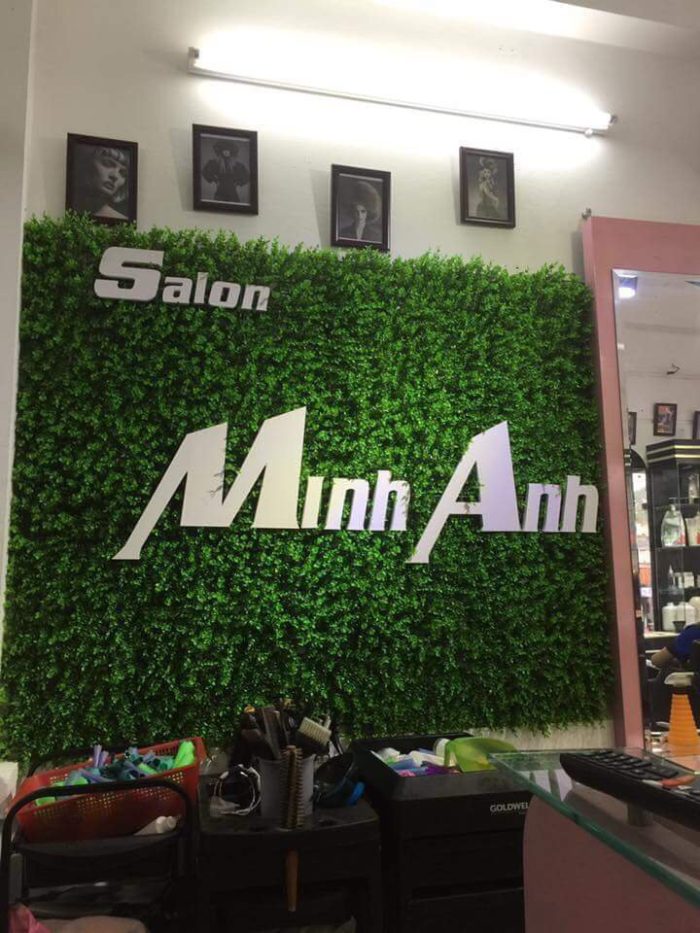 Tường cỏ & chữ nổi salon Minh Anh